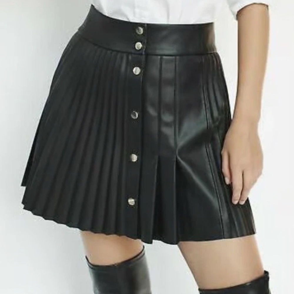 ZARA Black Faux Leather Pleated Mini Skirt Gold Snap Front Buttons Size XS